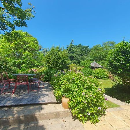 Maison En Pierre Dans Son Nid De Verdure Roz-Landrieux ภายนอก รูปภาพ