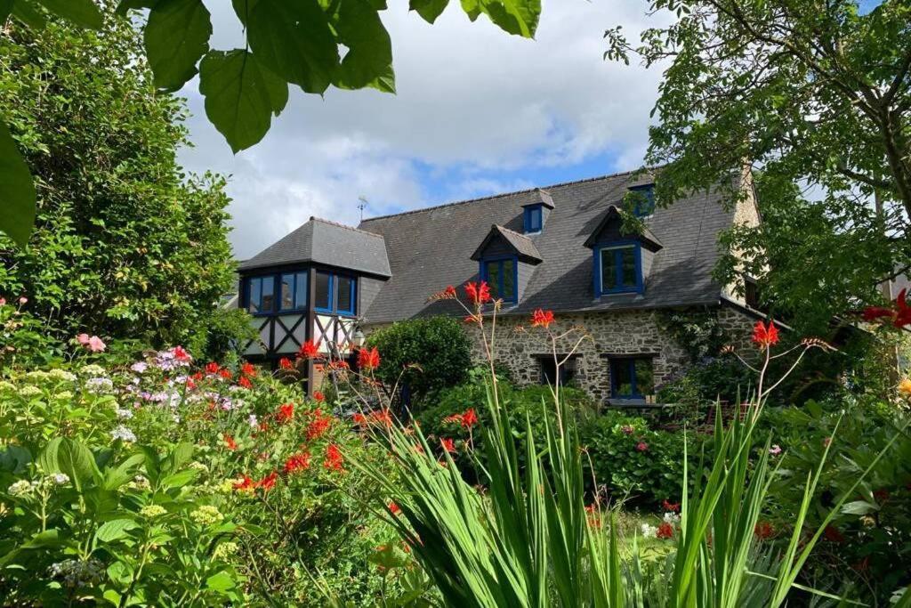 Maison En Pierre Dans Son Nid De Verdure Roz-Landrieux ภายนอก รูปภาพ