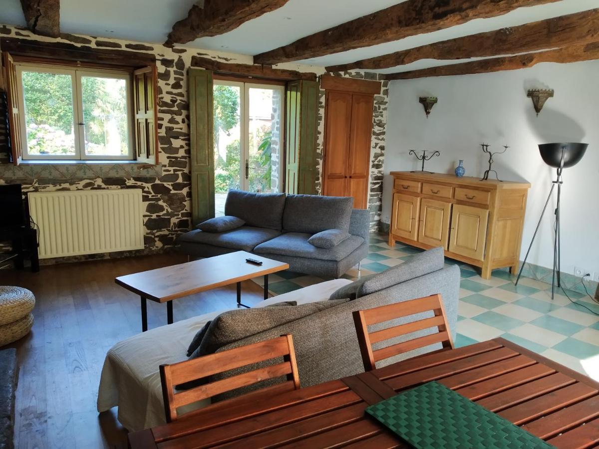 Maison En Pierre Dans Son Nid De Verdure Roz-Landrieux ภายนอก รูปภาพ