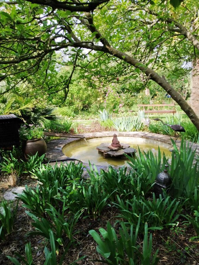 Maison En Pierre Dans Son Nid De Verdure Roz-Landrieux ภายนอก รูปภาพ