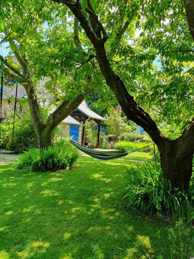Maison En Pierre Dans Son Nid De Verdure Roz-Landrieux ภายนอก รูปภาพ