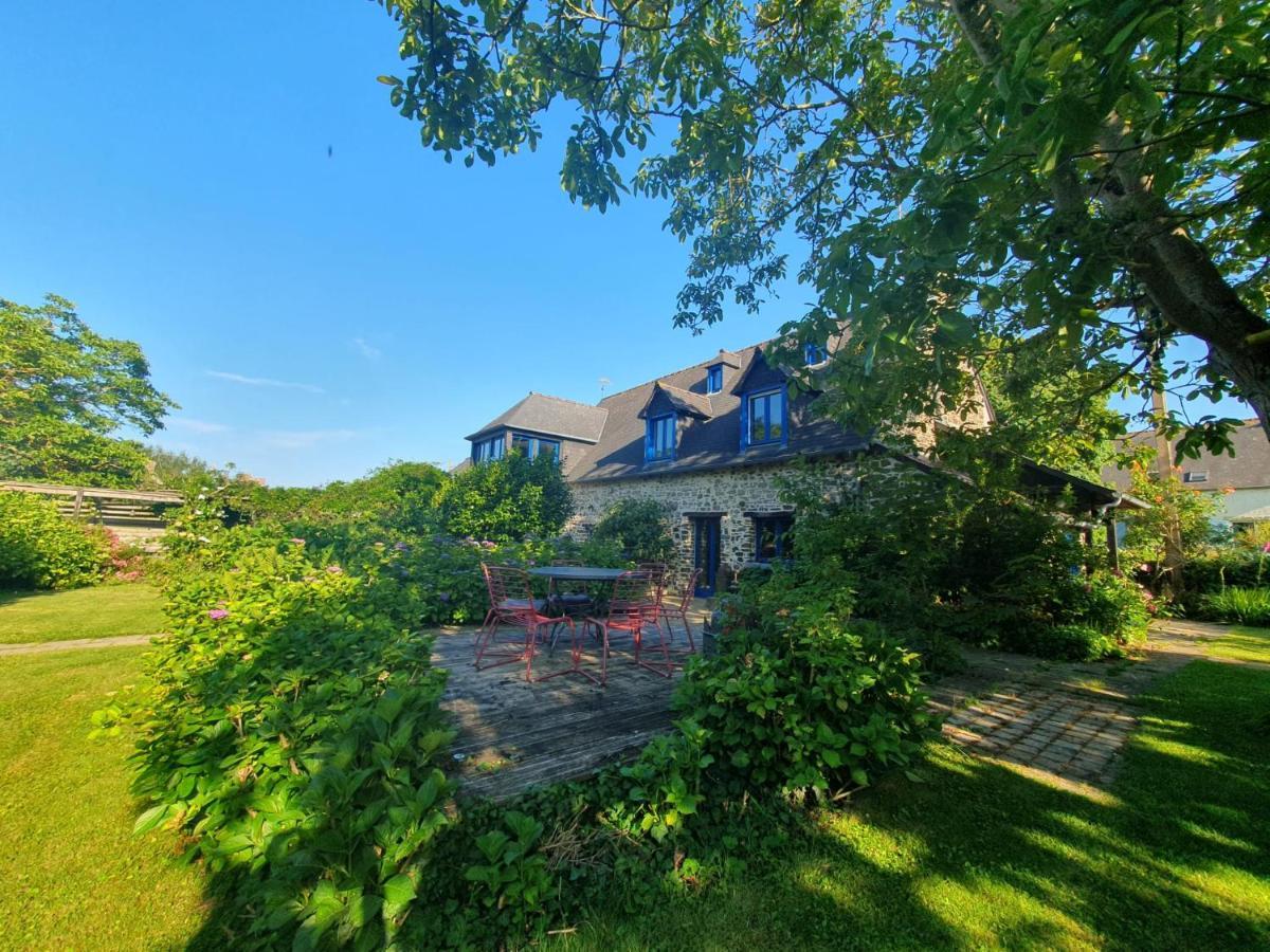 Maison En Pierre Dans Son Nid De Verdure Roz-Landrieux ภายนอก รูปภาพ