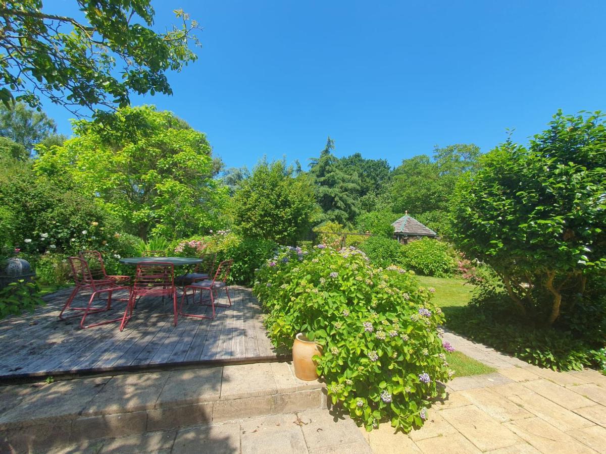 Maison En Pierre Dans Son Nid De Verdure Roz-Landrieux ภายนอก รูปภาพ