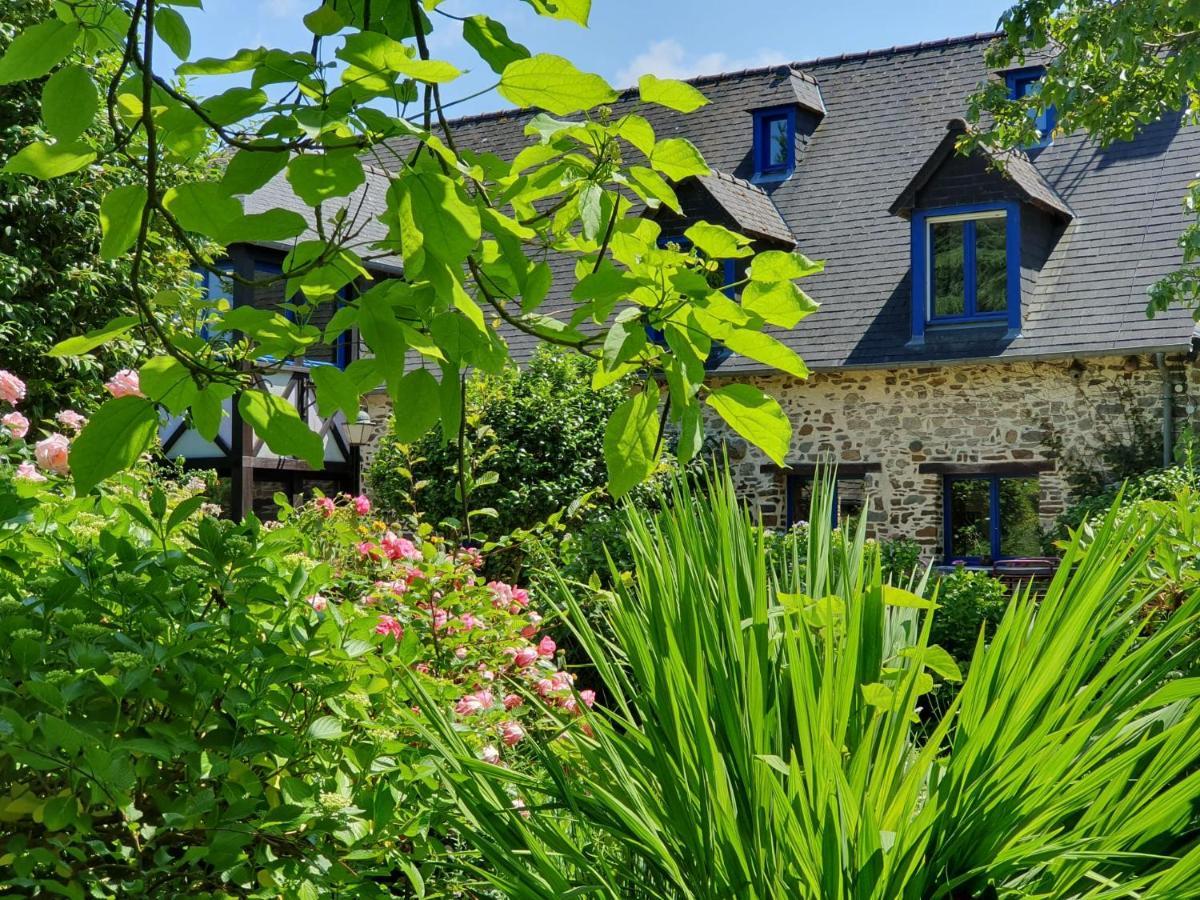 Maison En Pierre Dans Son Nid De Verdure Roz-Landrieux ภายนอก รูปภาพ