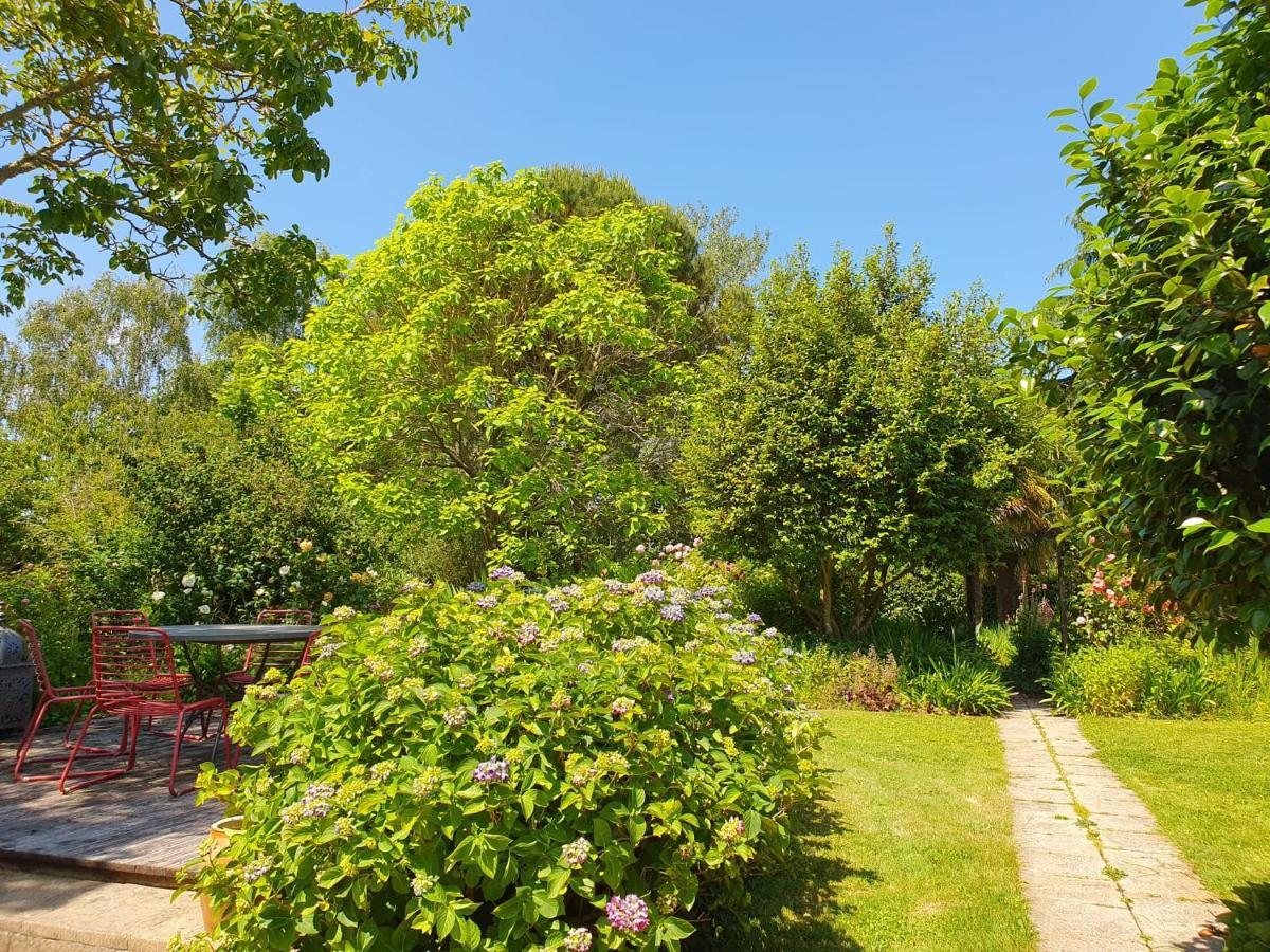 Maison En Pierre Dans Son Nid De Verdure Roz-Landrieux ภายนอก รูปภาพ