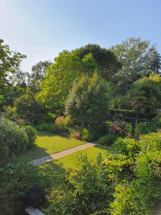 Maison En Pierre Dans Son Nid De Verdure Roz-Landrieux ภายนอก รูปภาพ